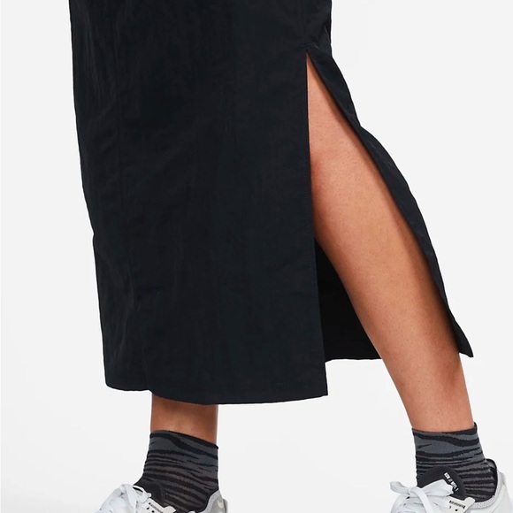 Nike Essentials Skirt - Picture 3 of 9